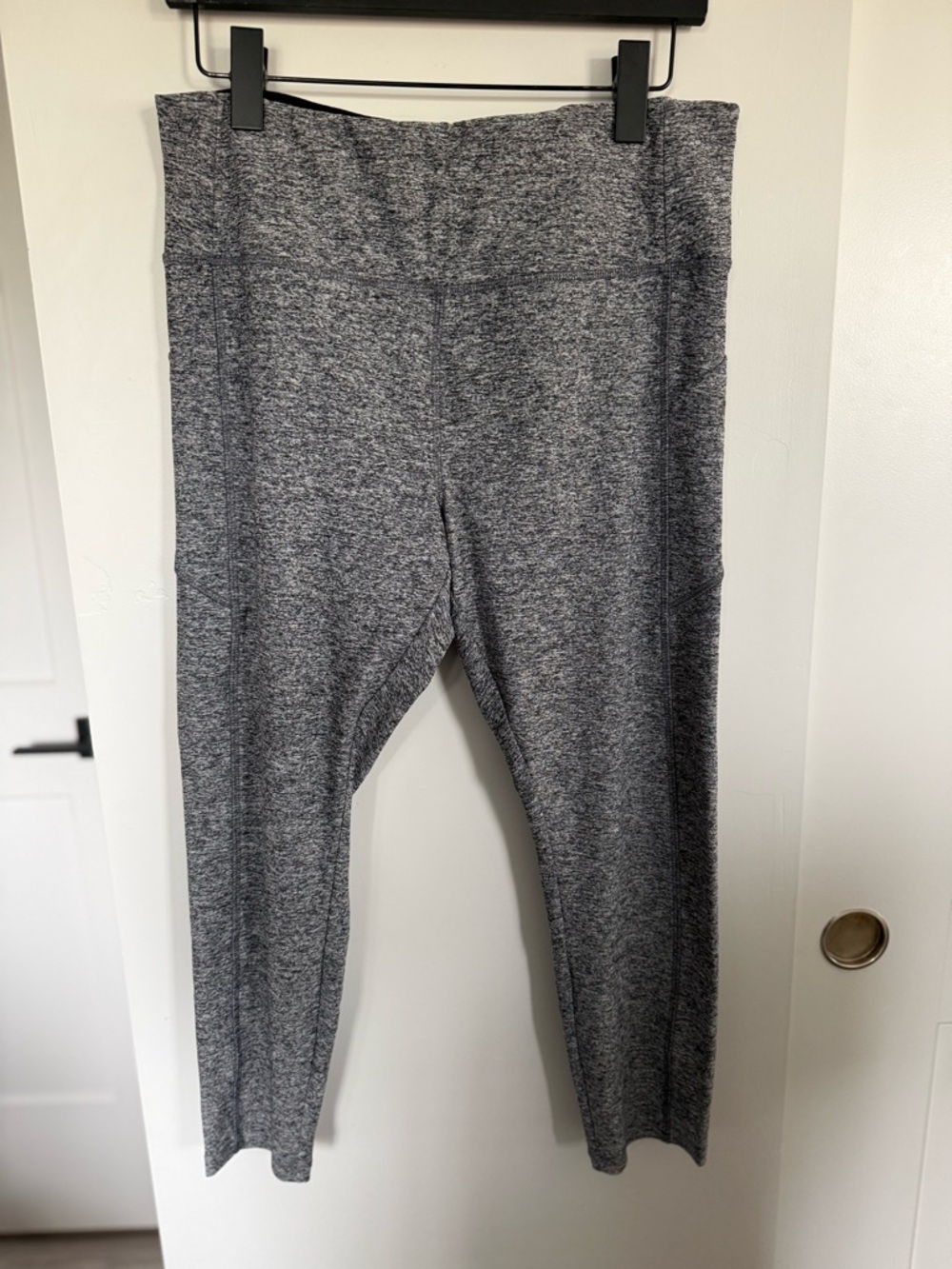 Vogo Athletica Leggings With Pockets 24” Size XL